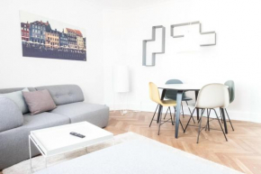 Beautiful 2-bed with large balcony
